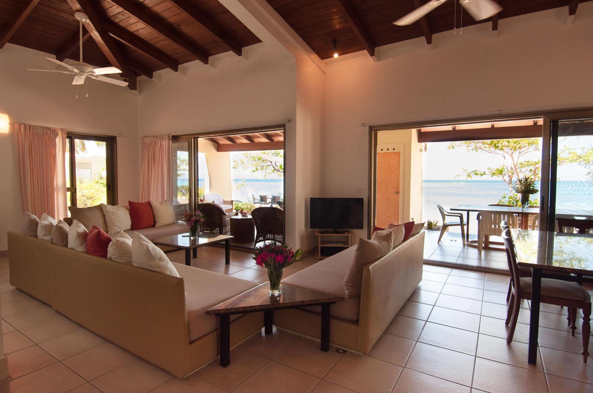 Mango Bay Resort 西班牙镇 外观 照片