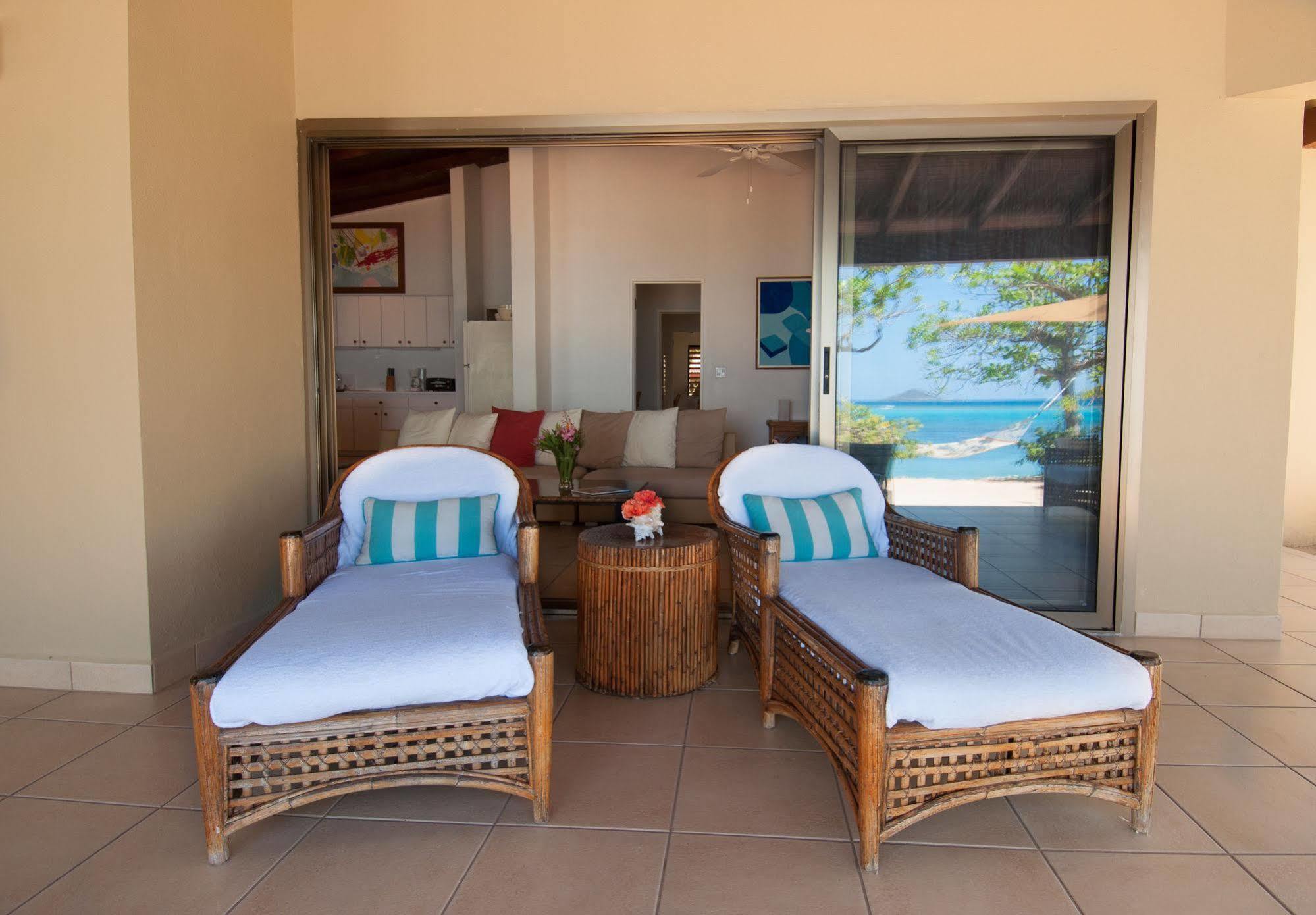 Mango Bay Resort 西班牙镇 外观 照片
